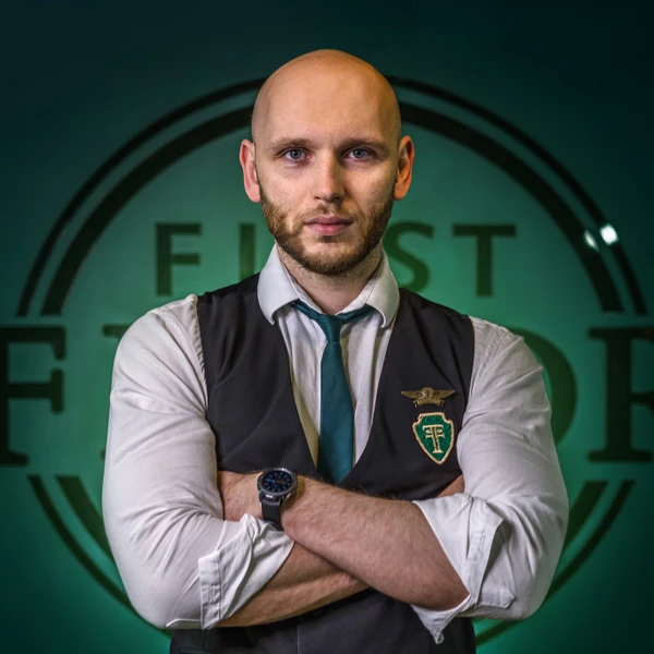 Слава Максунов, Магистр Frisor
