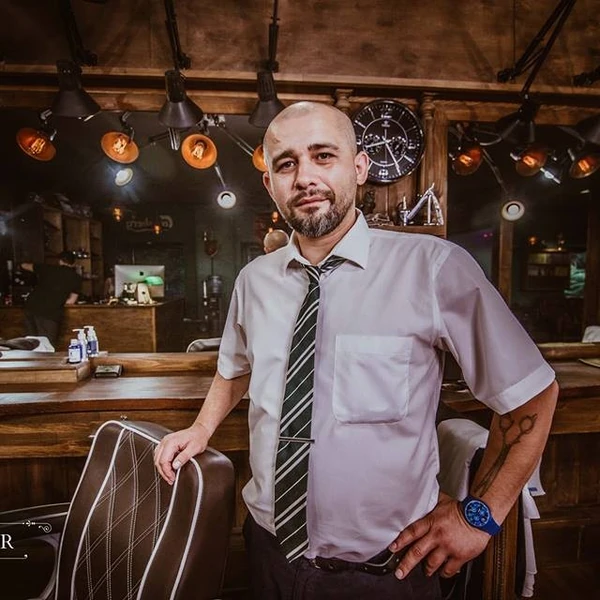 Зиниченко Вячеслав, Мастер Frisor